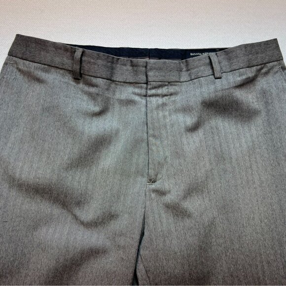 Banana Republic Mens Tailored Slim Fit Pants Size 35x32 Gray Pinstriped Workwear - Picture 4 of 11